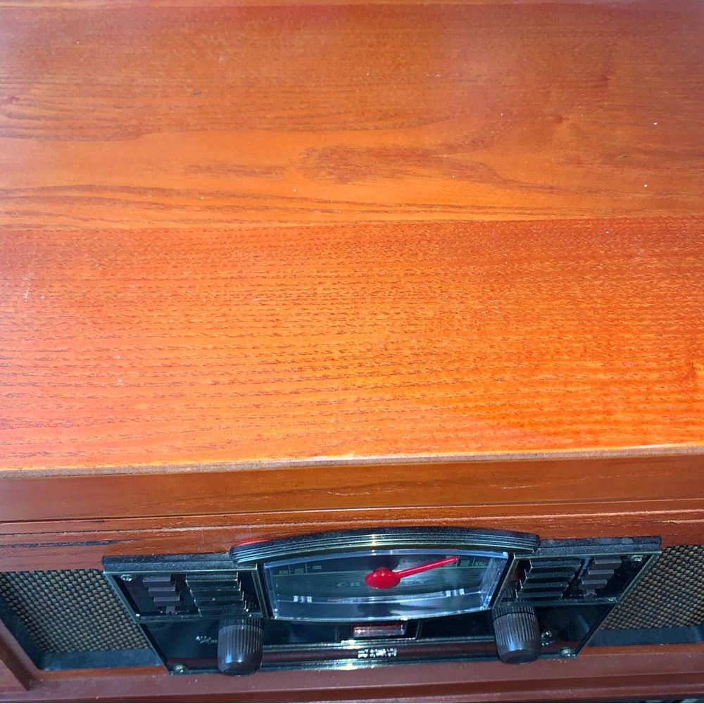 Crosley am fm stereo , record player , CD player, cassette player